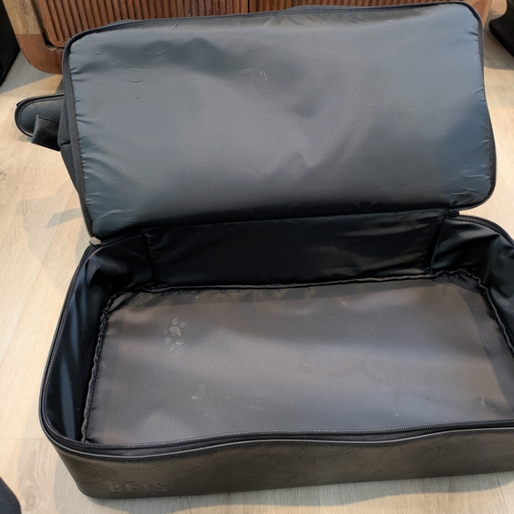 Beis Weekender Bag - Picture 9 of 10